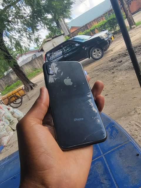 A picture of iPhone x gb64