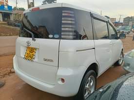 A picture of Sienta UBF