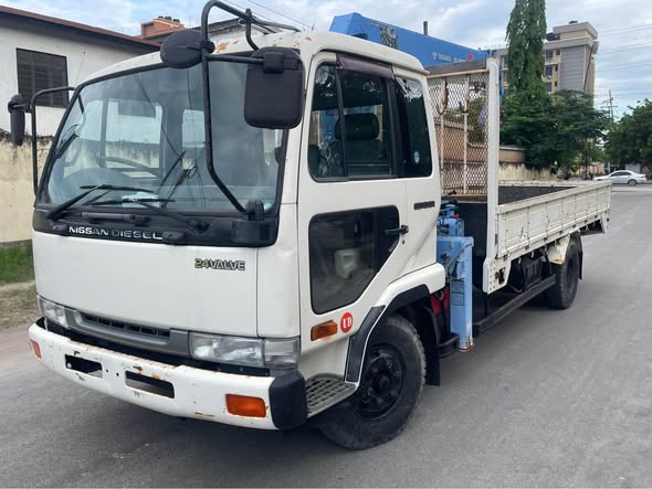 A picture of CRANE Nissan Diesel UD Crane capacity 3tons 24 valver engine