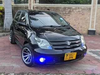 A picture of TOYOTA IST BEI.........11M