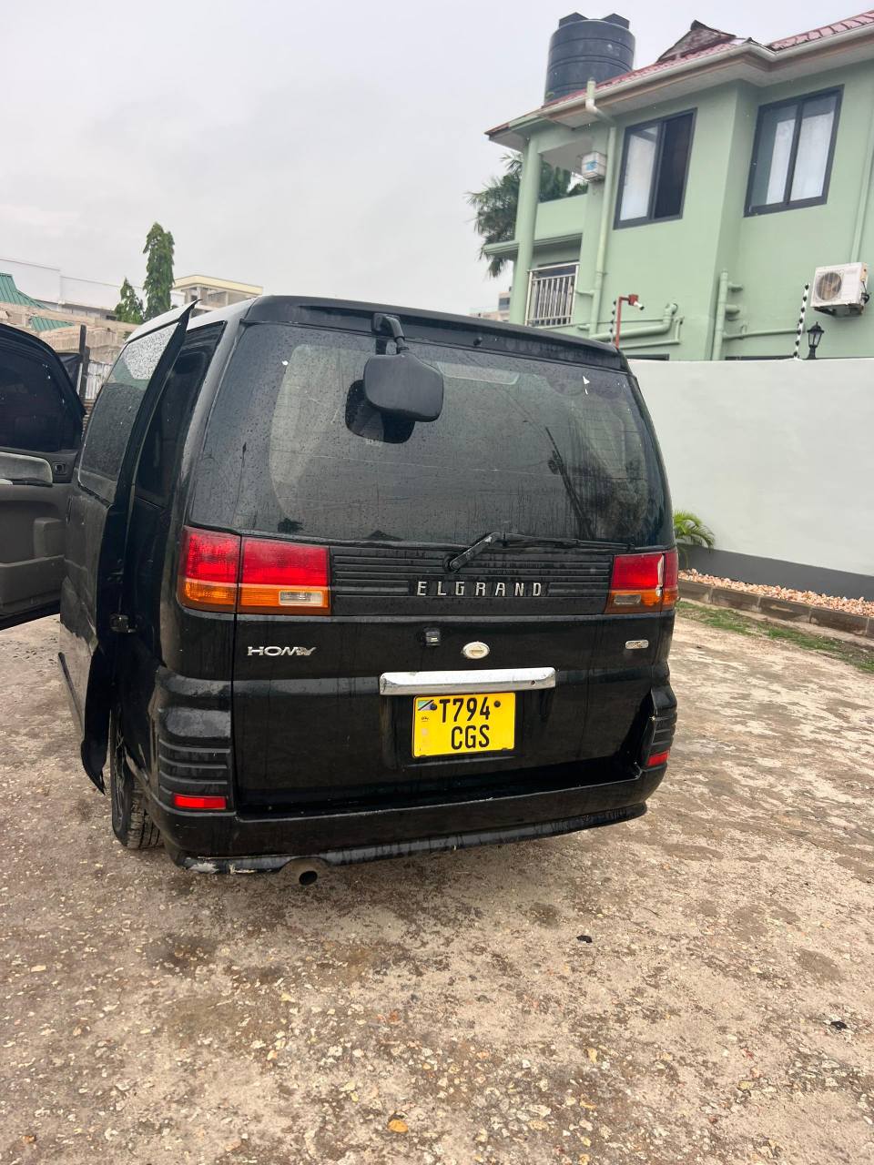 A picture of Nissan ELGRAND Piga 0652601627