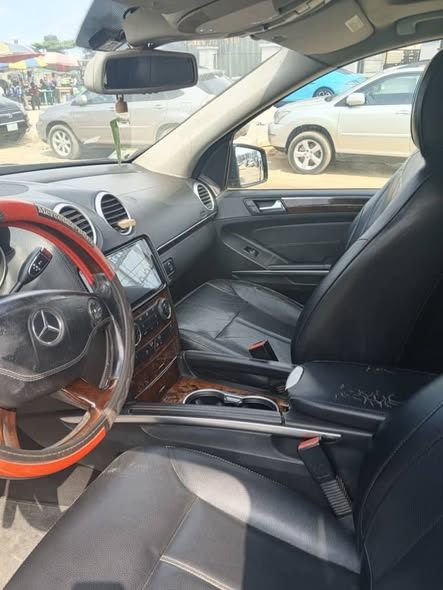 A picture of Mercedes Benz GL 450 2007