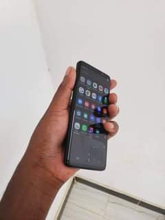 A picture of Samsung s9