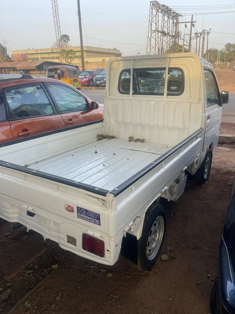 A picture of Hijet pickup