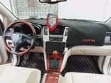 A picture of 05 pure first body Clean nd sound Lexus RX330 going