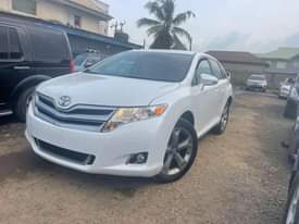 A picture of Toyota Venza 2013