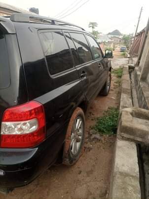 A picture of Toyota Highlander 07