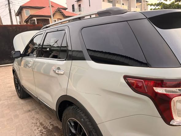 A picture of Ford explorer 2013