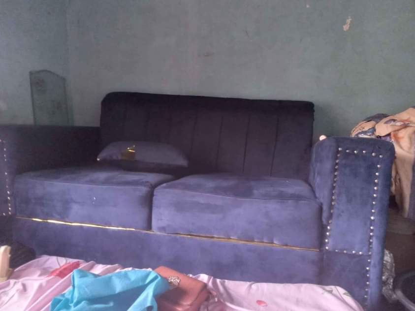 A picture of Sofa watu wawili