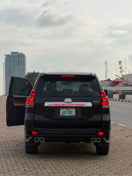 A picture of Toyota prado