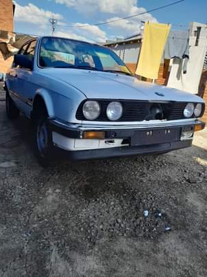 bmw e30