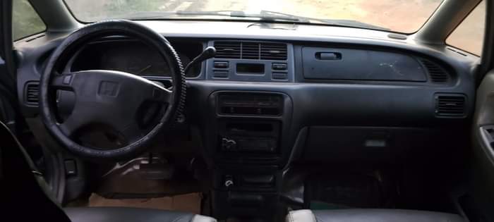 A picture of Honda Odyssey shuttle 