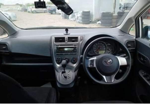 A picture of 2010 Toyota Aqua