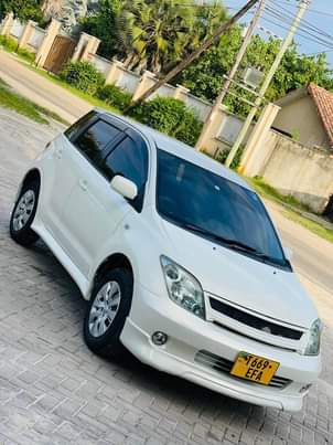 A picture of TOYOTA IST