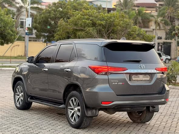 A picture of TOYOYA FORTUNER 110MIL 0655 422 289