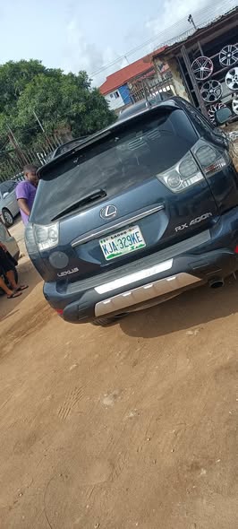 A picture of Rx 330 hybrid tokubo standard buy and drive everything is