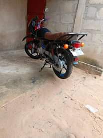 A picture of Boxer 125