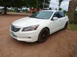 A picture of Honda Accord 2009 neatly used. Engine gear and AC .