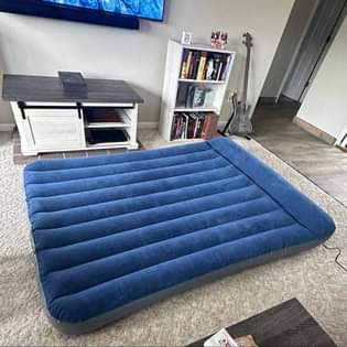 A picture of Air bed mattress