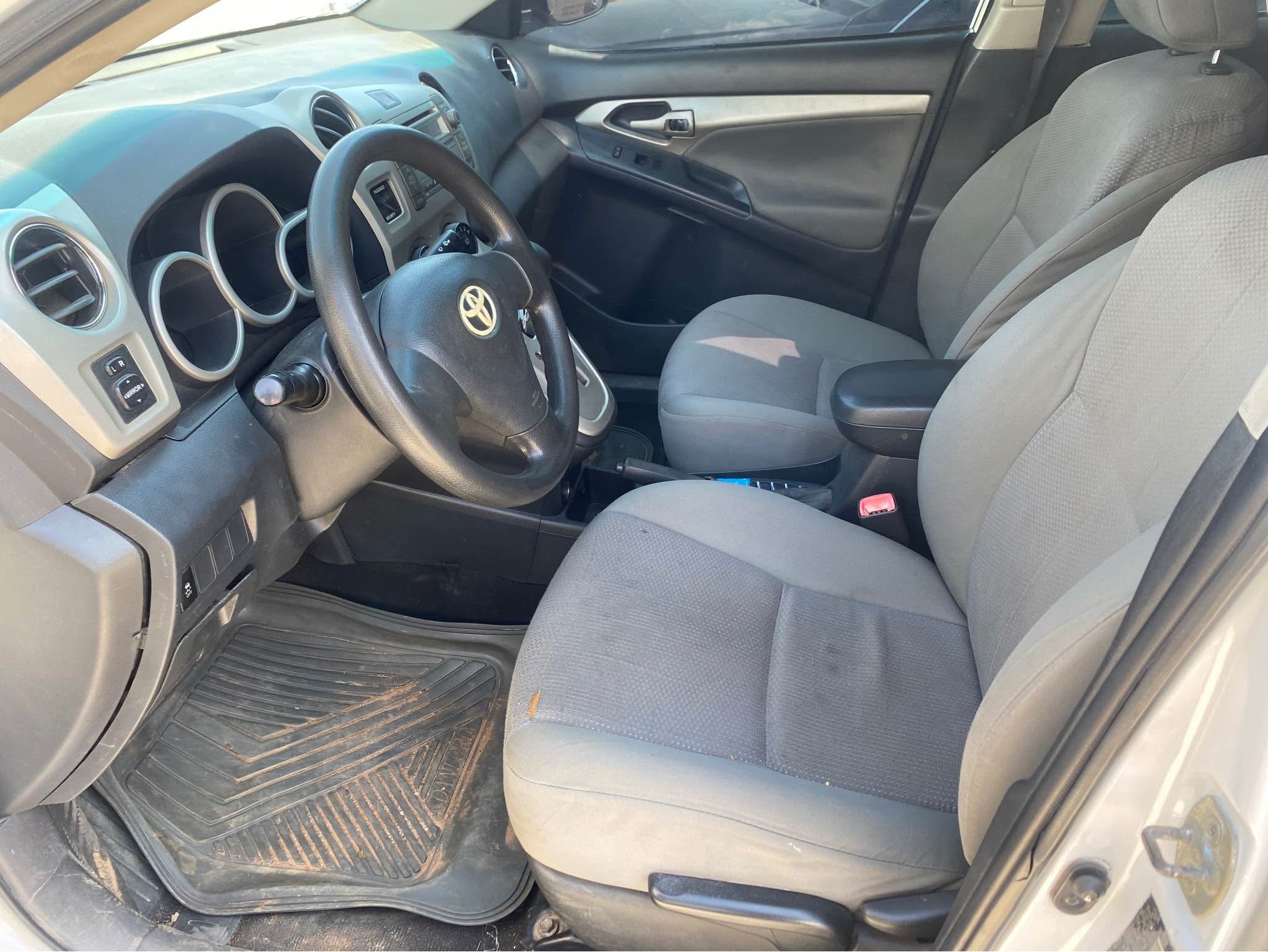 A picture of Distress Belgium standard 2010 Toyota matrix with every component working