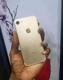 A picture of I phone 7 Gb 128 Haina kipengere Bei 140000 Nipigie
