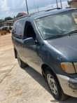A picture of 2002 Toyota Sienna