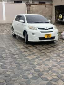 A picture of Toyota Ist new model