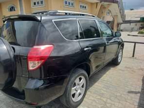 A picture of Quick sells Sharp 3 seaters Toyota rav4 with 4cylinder silent