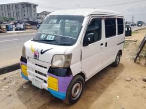 A picture of HIJET KEKE BUS ENGINE GEAR Manual NEAT INTERIOR GOOD TYRES