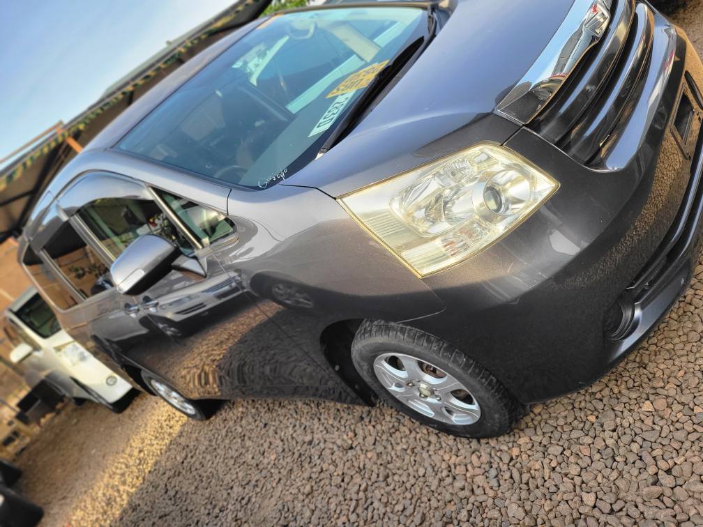 A picture of Toyota noah model 2009