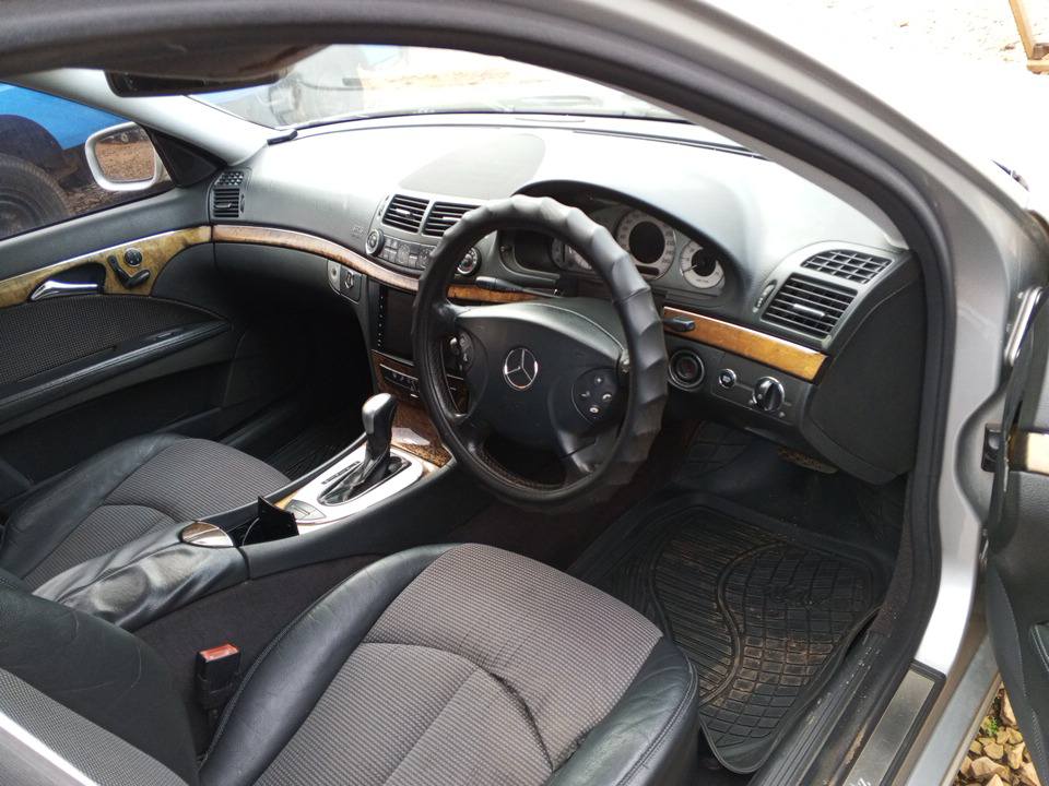A picture of Mercedes Benz e240 petrol