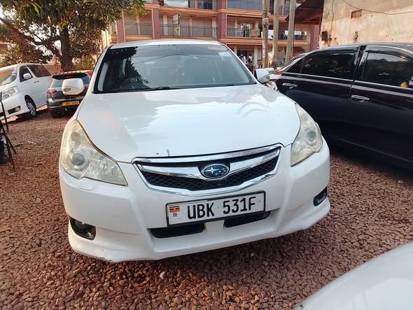 A picture of Subaru legacy 18millions good condition CALL 0786 92 82 59