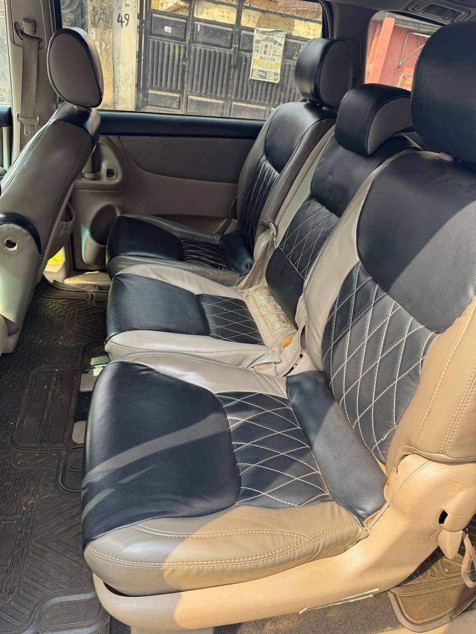 A picture of Toyota Sienna 2007