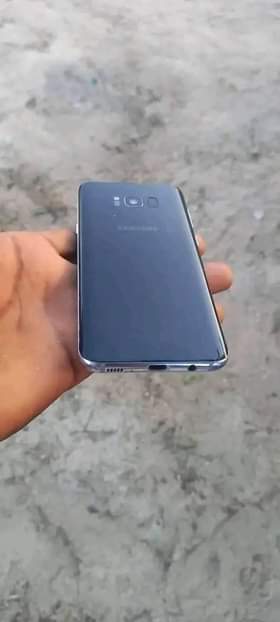 A picture of samsung s8 