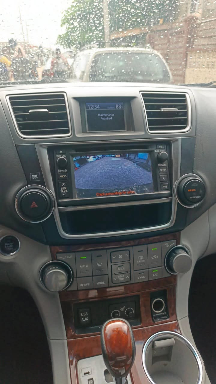 A picture of 2013 Toyota highlander