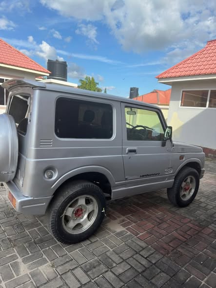 A picture of Suzuki samurai MANUAL