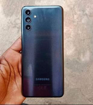 A picture of Samsung a04s gb64