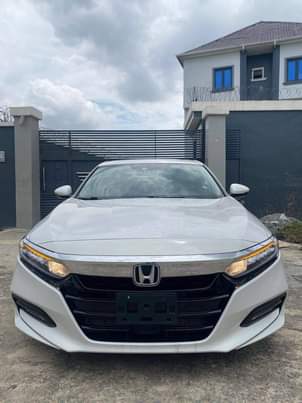A picture of 2019 HONDA ACCORD