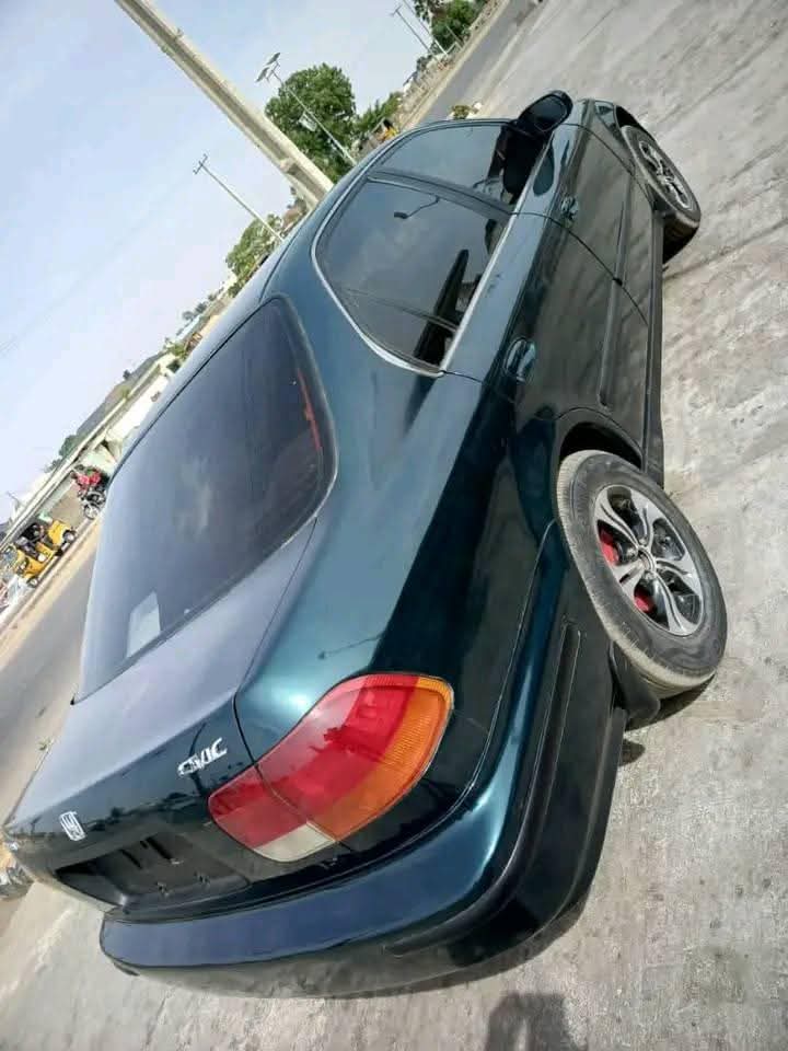 A picture of 2000 Honda civic