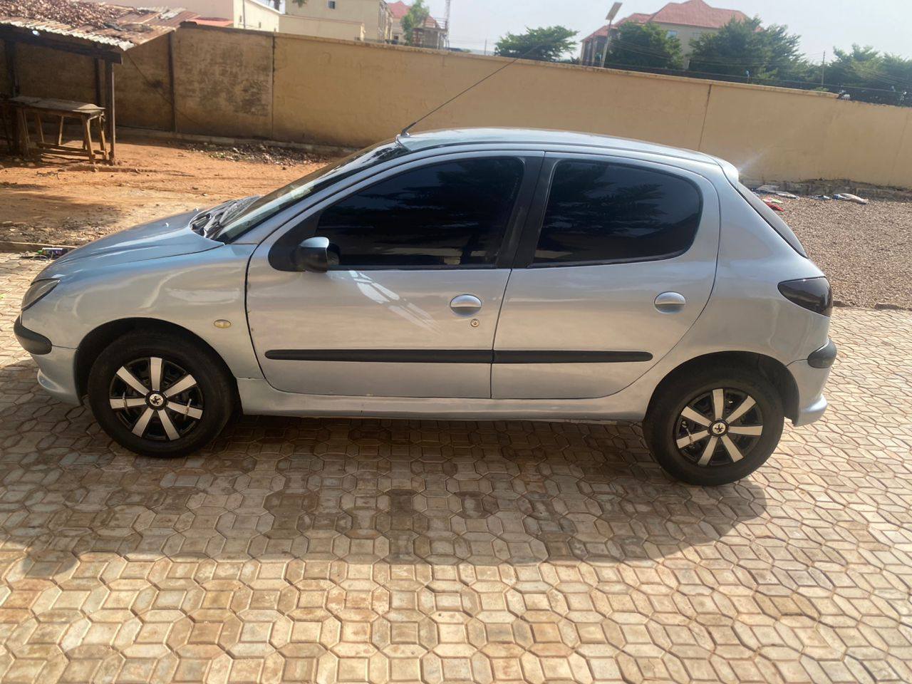 A picture of Sari sari extremely clean 206 untempered engine with chilling AC