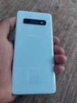A picture of Samsung s10