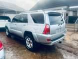 A picture of 05 Toyota 4Runnwr