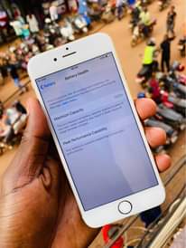 A picture of iPhone 6 64Gb at 180k