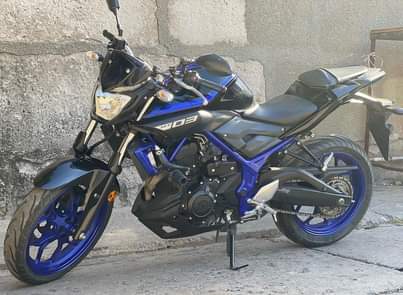 A picture of KAWASAKI Z800 800CC ENGINE CAPACITY USING 4 PLUGS 7 GEARS