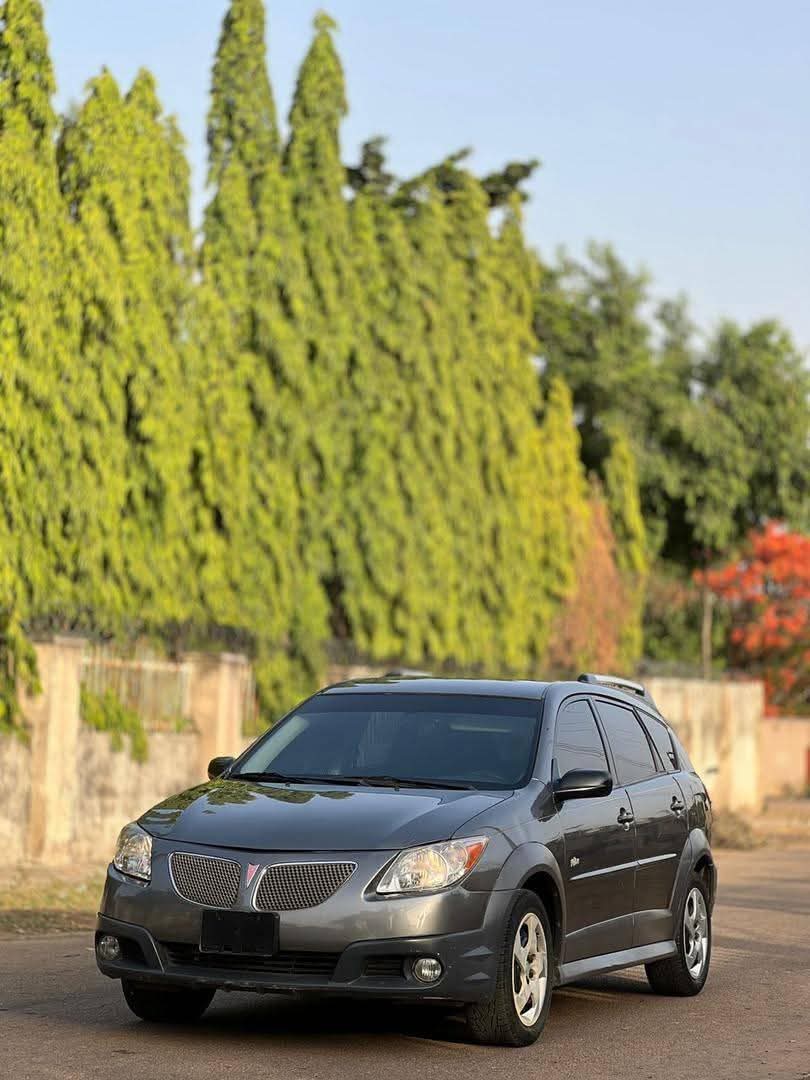 A picture of 2006 Vibe pontiac