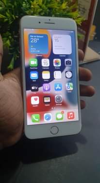 A picture of iPhone 7 plus 128gb Gold