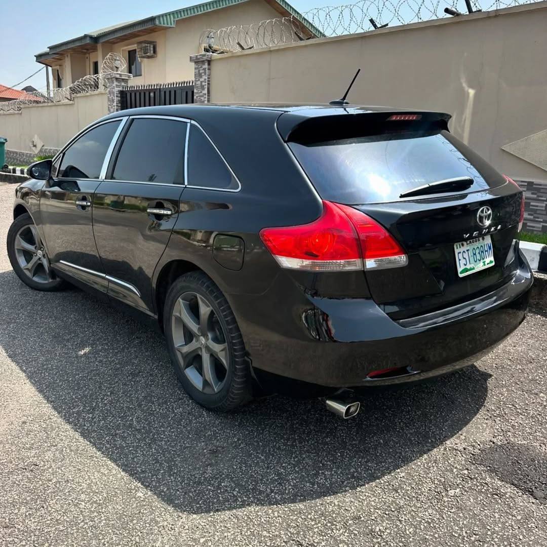 A picture of Neatly used Toyota Venza 2010 fullest option