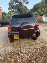 A picture of Rav 4 2004