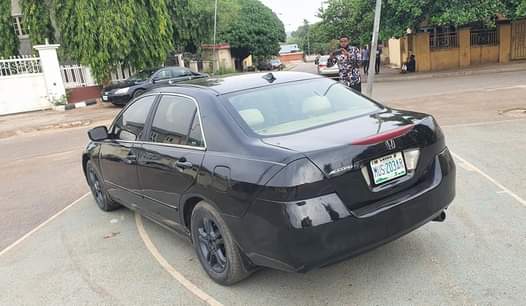 A picture of 07 Honda Accord DC in super Sharp condition Buy and