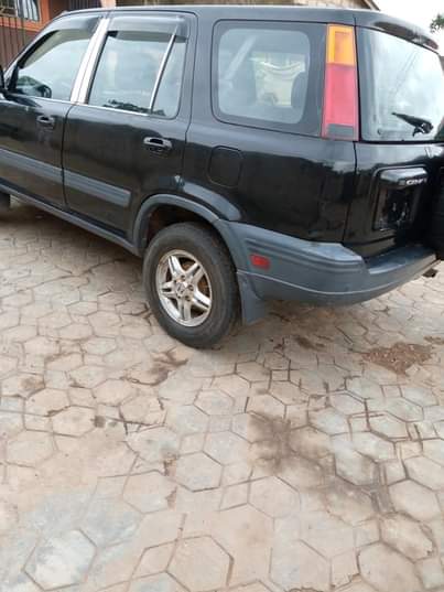 A picture of HONDA CR V